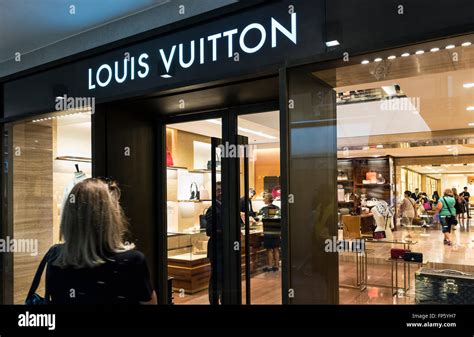 louis vuitton vicenza|louis vuitton venezia italy.